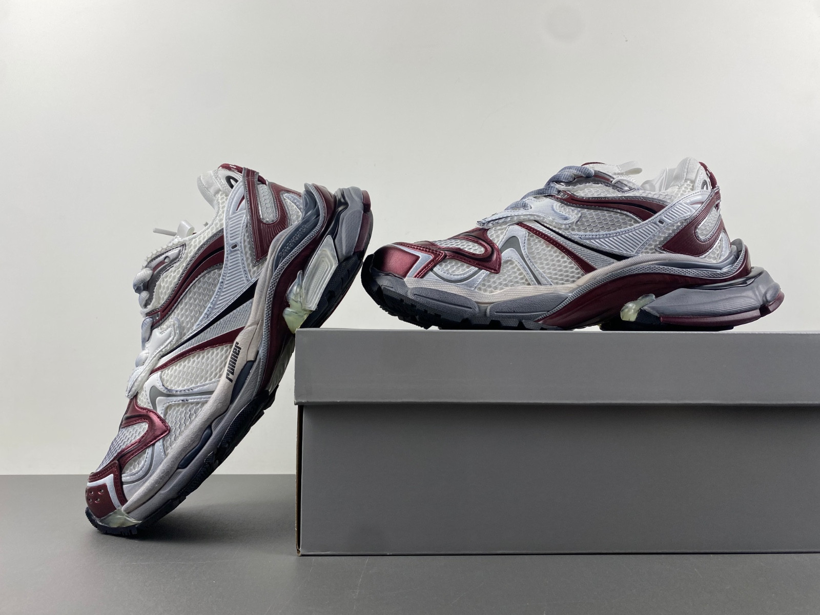 Ba*len*cia*ga runner sneaker