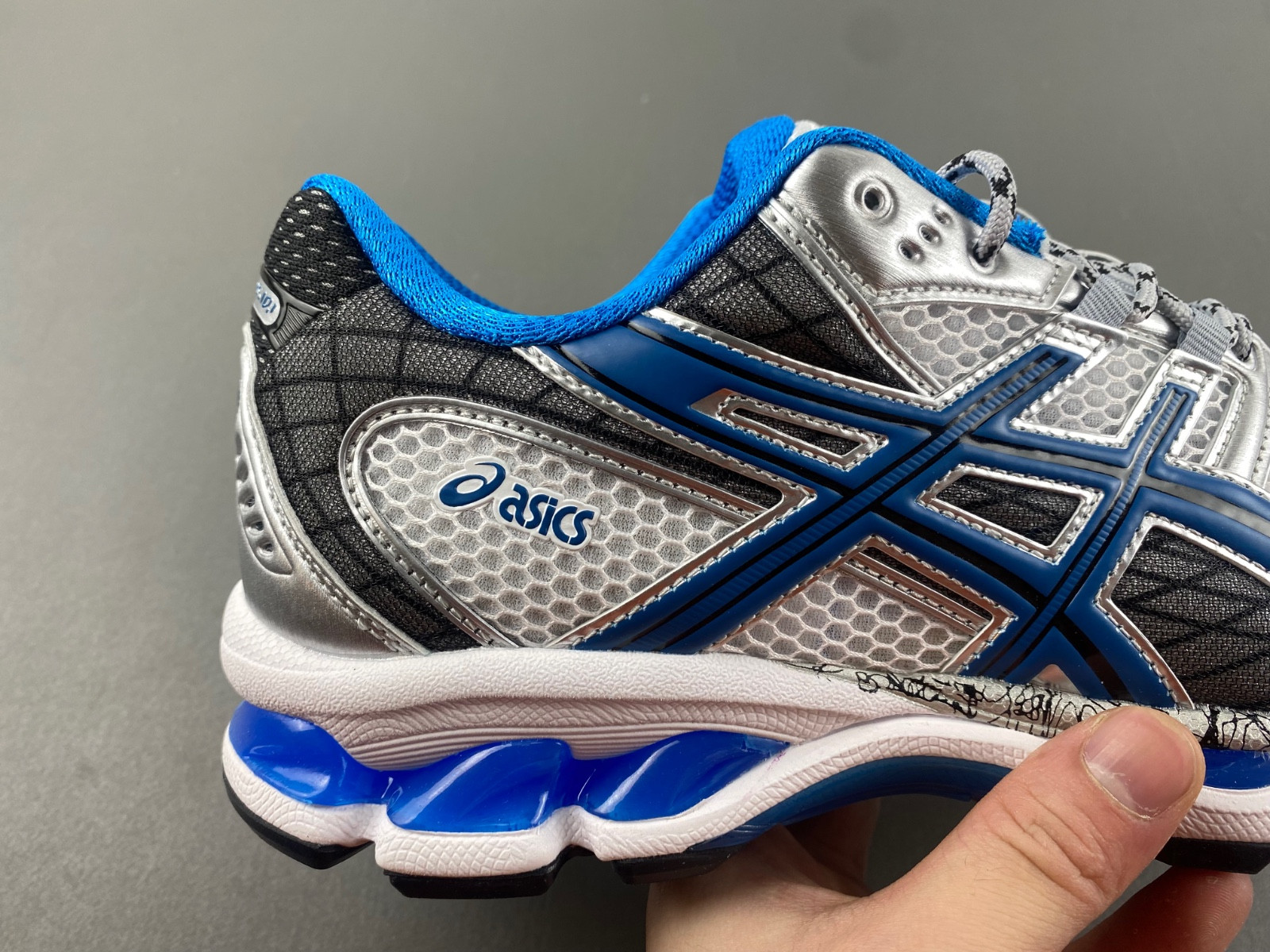 As*ic*s gel-nimbus 10.1 