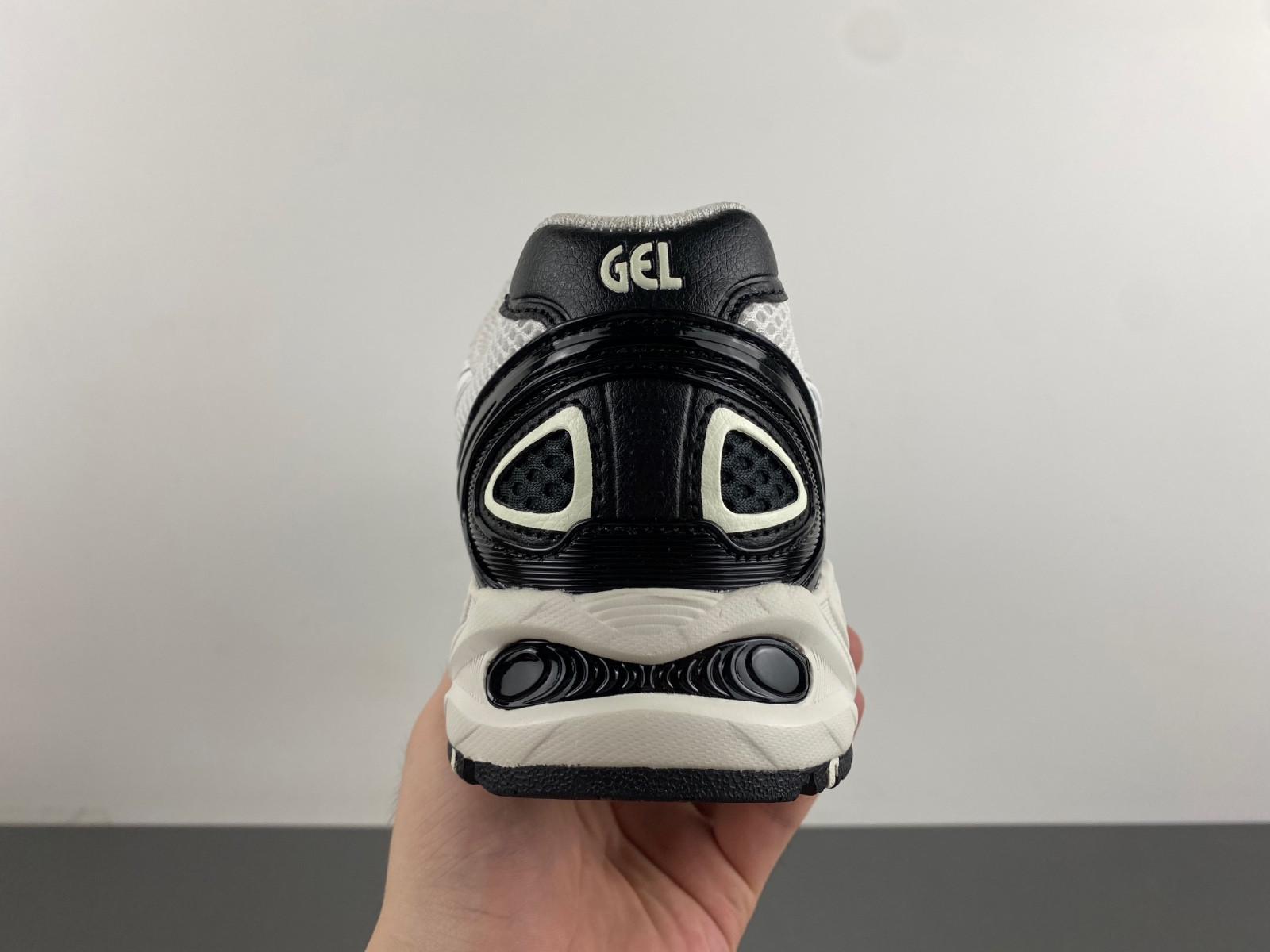 As*ic*s gel-kahana tr v4 