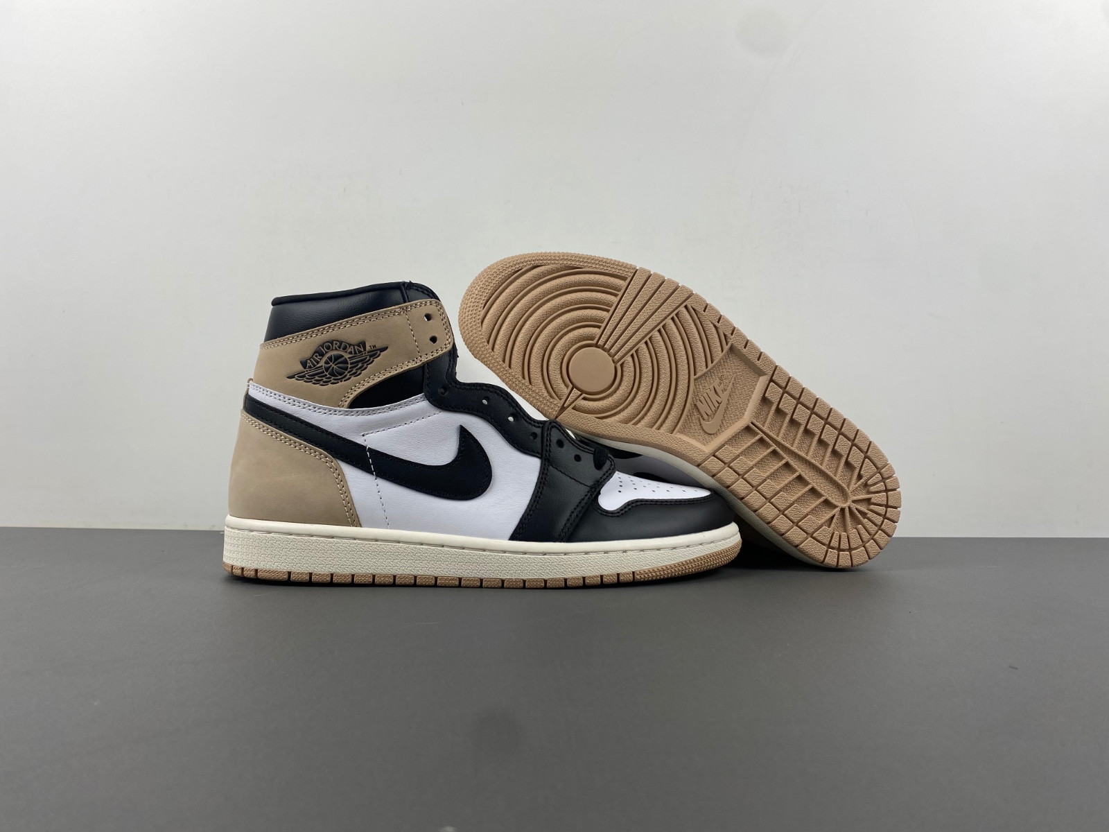 air jordan 1 high og wmns "latte" fd2596-021