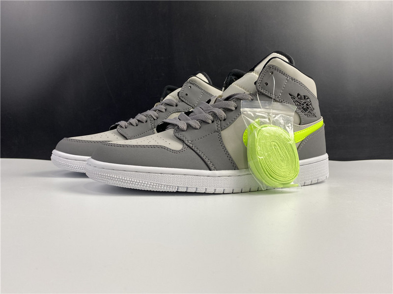 air jordan 1 mid gunsmoke volt 554724-072