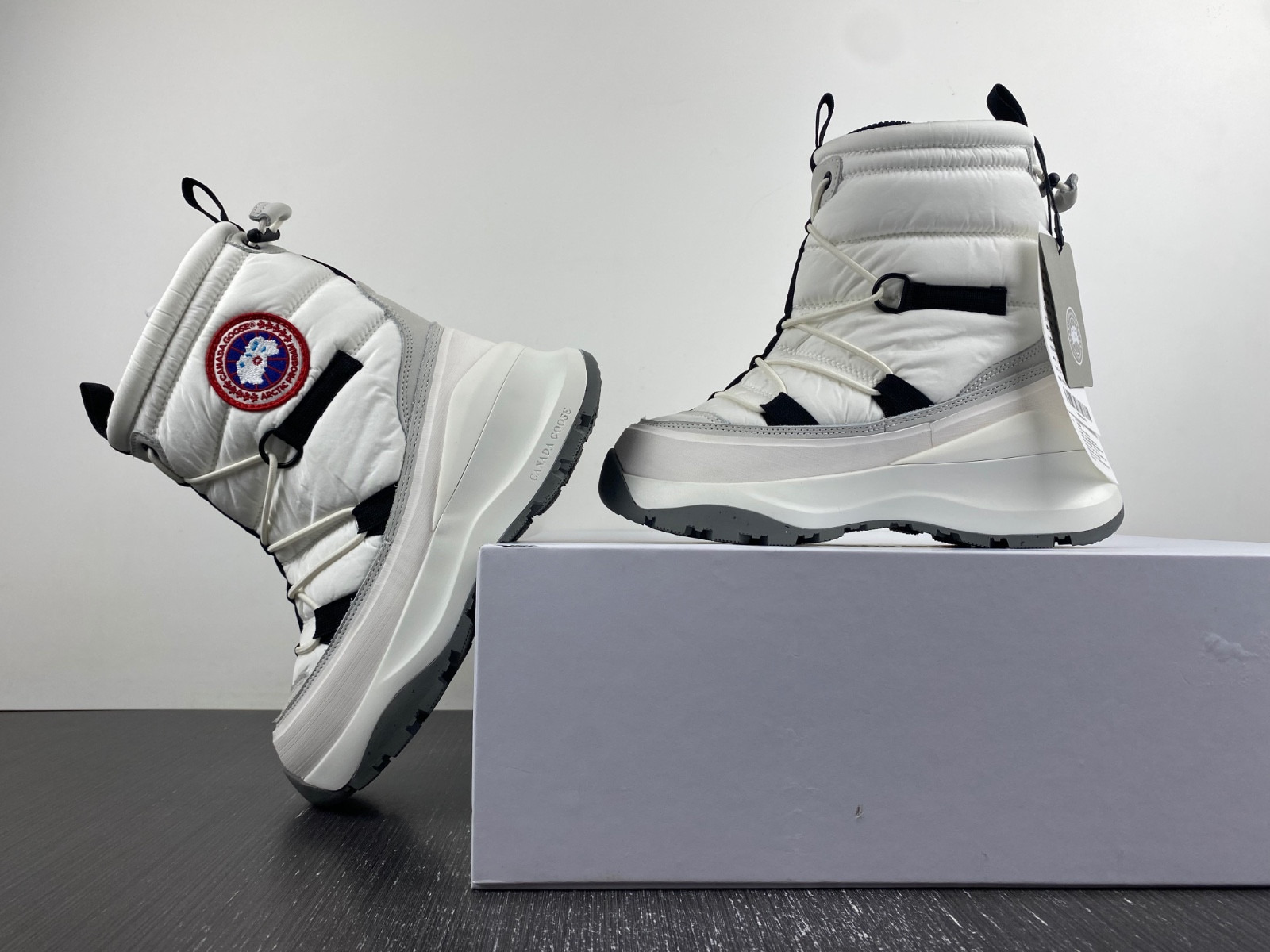 Can*a Go*e womens toronto