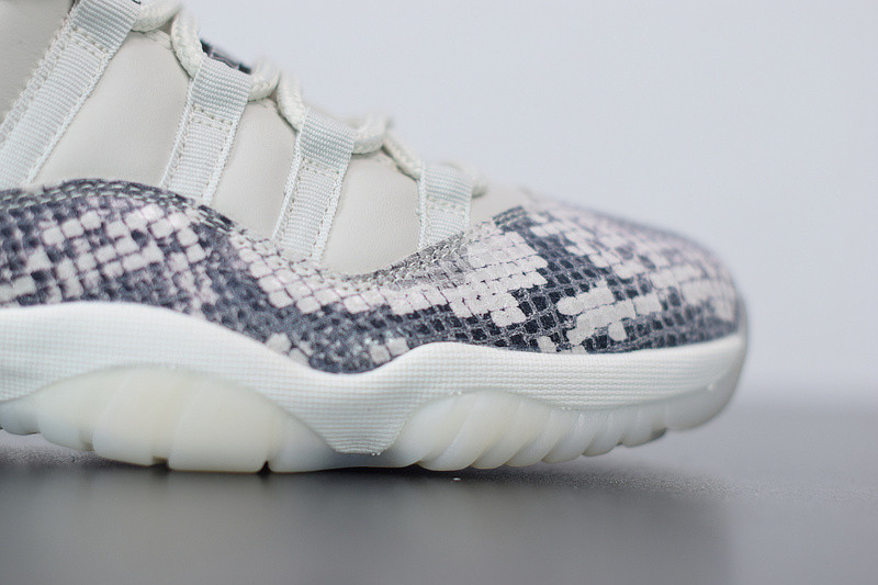air jordan 11 low snakeskin “light bone” cd6846-002