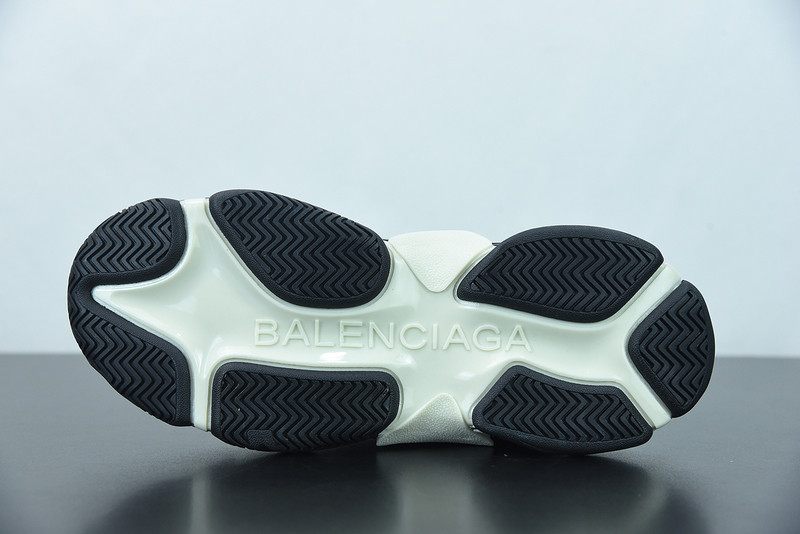 bc triple s trainer 536737 w09o3 1801