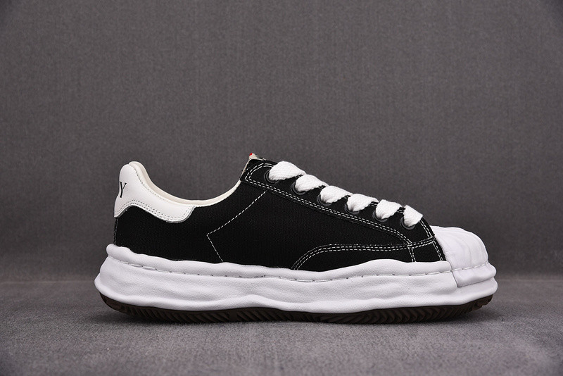 Ma*s*n mihara yasuhiro sneaker