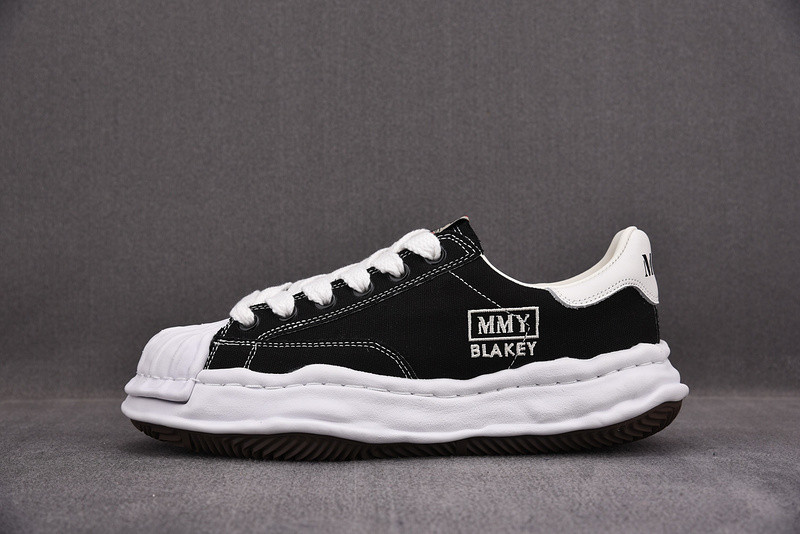 Ma*s*n mihara yasuhiro sneaker