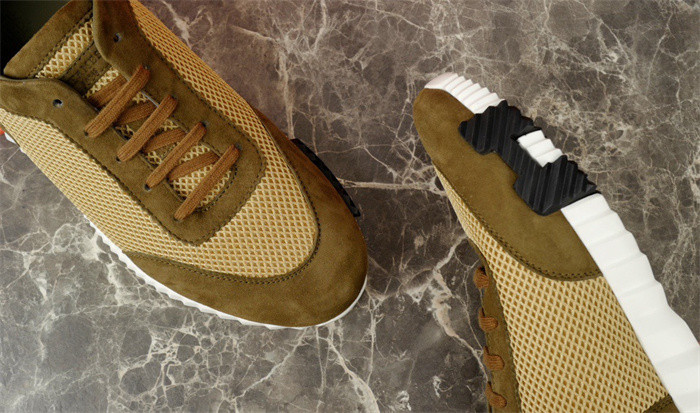 H**mes sneaker