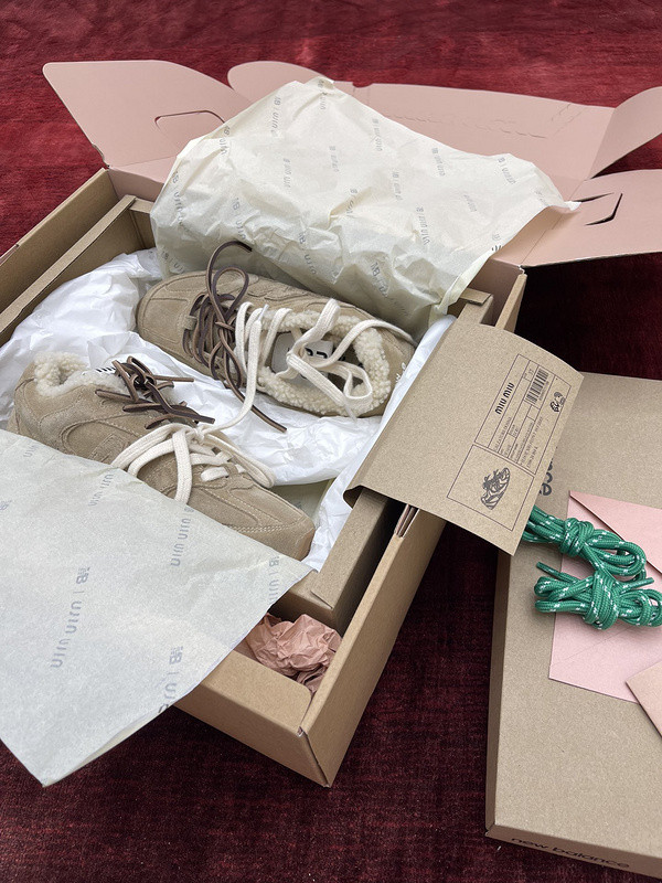 NEW BALANCE X MIUMIU SNEAKER