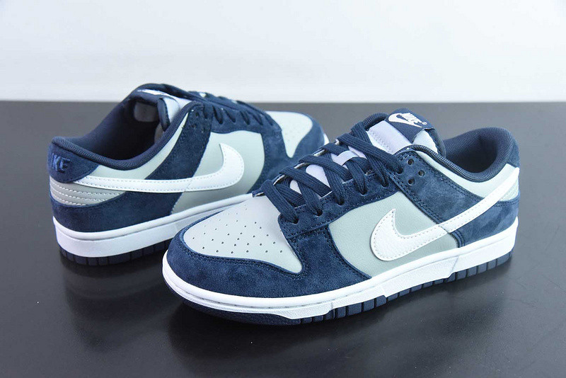 Nike Dunk Low Georgetown Suede IB3079-400