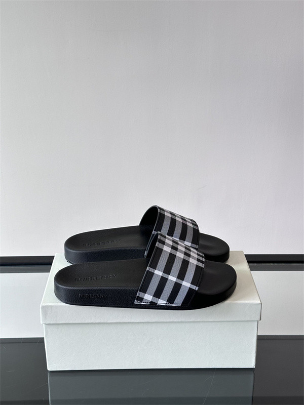 BURBERRY SLide