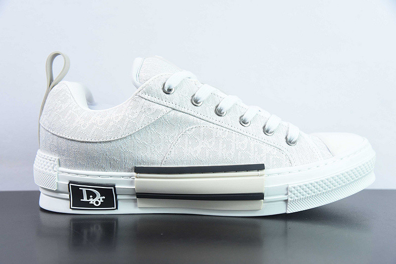 dio* x converse sneaker