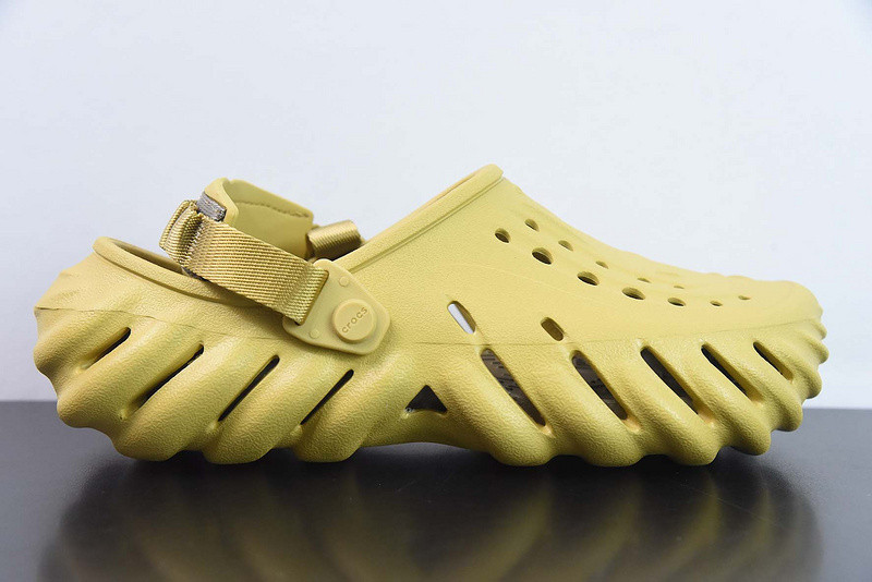 Cr*0*s echo clog desert grass