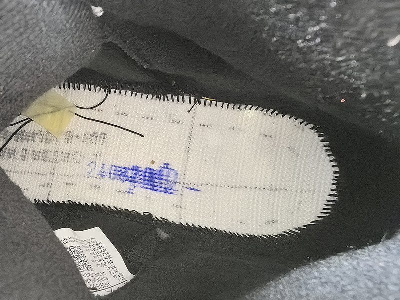 Air Jordan 5 “Black Metallic Reimagined” HF3975-001