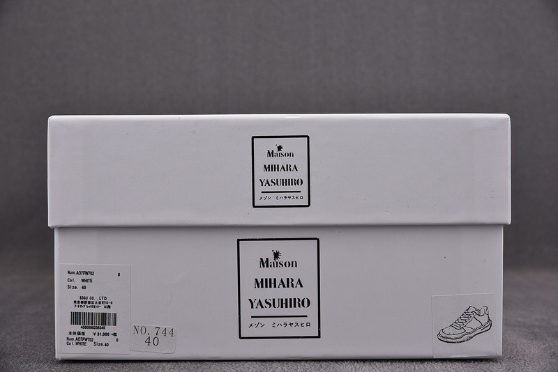 Ma*s*n mihara yasuhiro sneaker