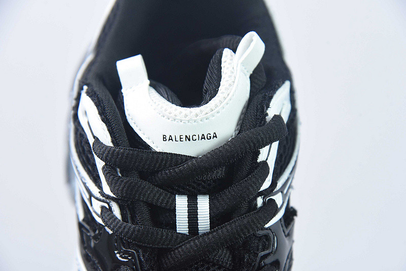 Ba*len*cia*ga runner sneaker