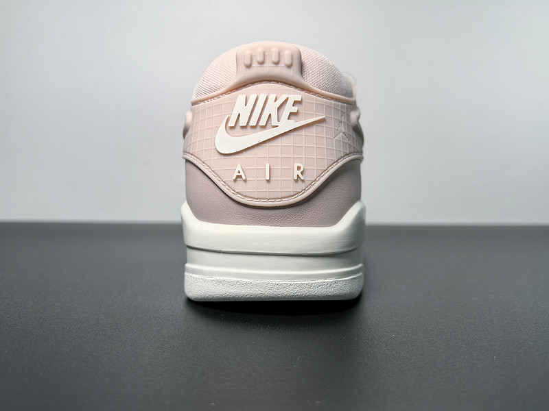 Air Jordan 4 RM “Pink Oxford” FQ7940-600
