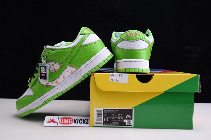 S*p*e x nike sb dunk low white/metallic gold-green dh3228-101